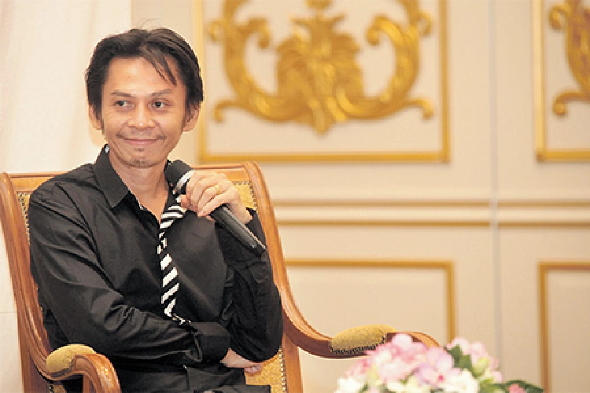 ‘วิภาส ศรีทอง’ เปิดใจ ซีไรต์ในมรสุม