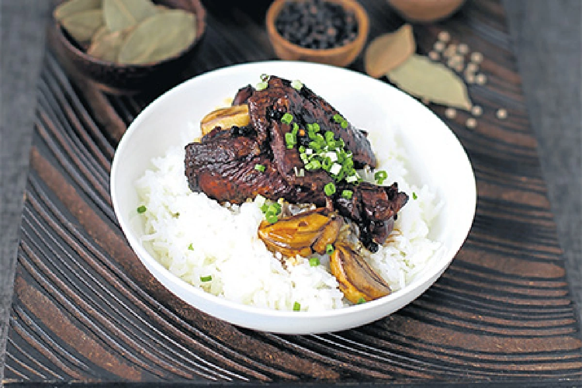 10 ASEAN Dish รู้จักเพื่อนบ้านผ่านอาหาร Chicken Adobo พะโล้ไก่ตากาล็อก