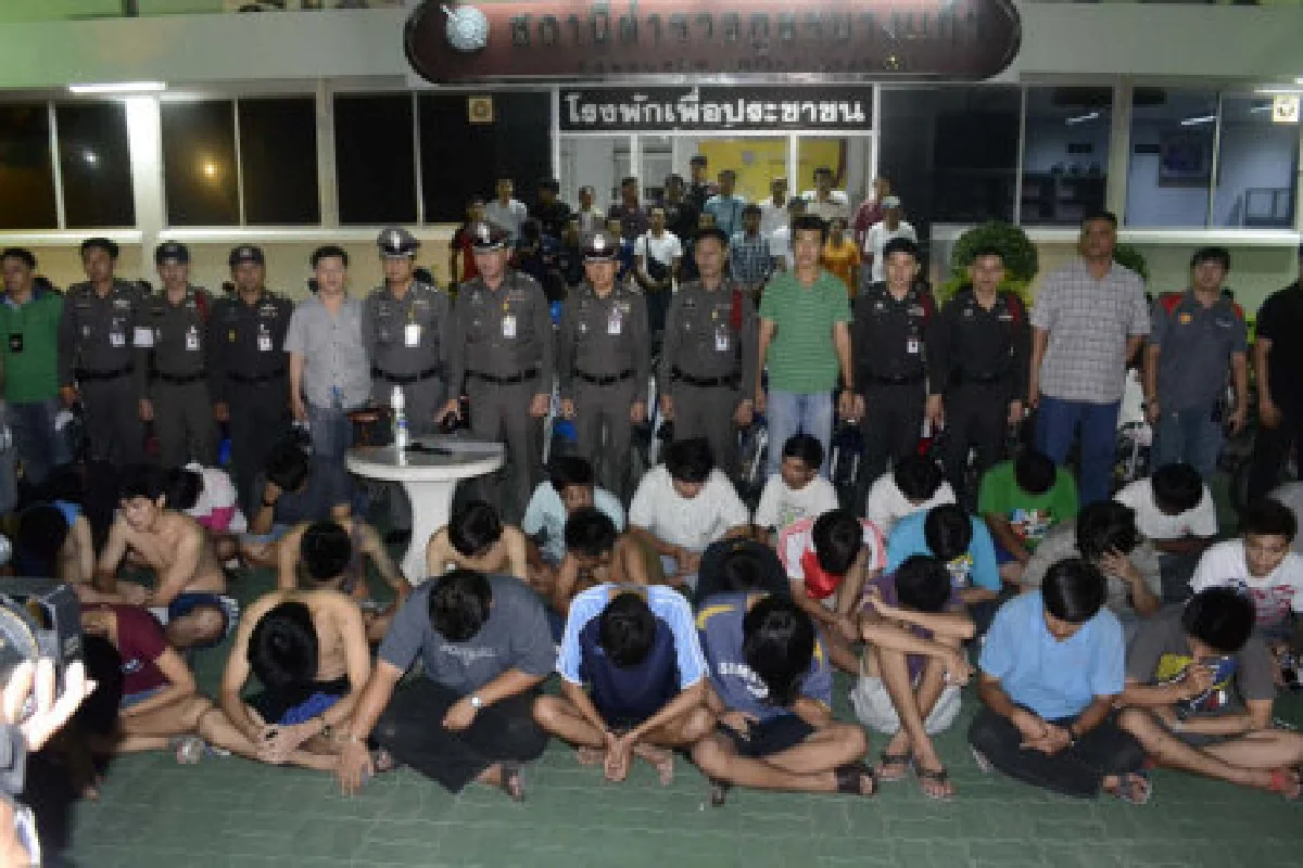 ตร.2โรงพักผนึกกำลังจับแว้นกวนเมือง