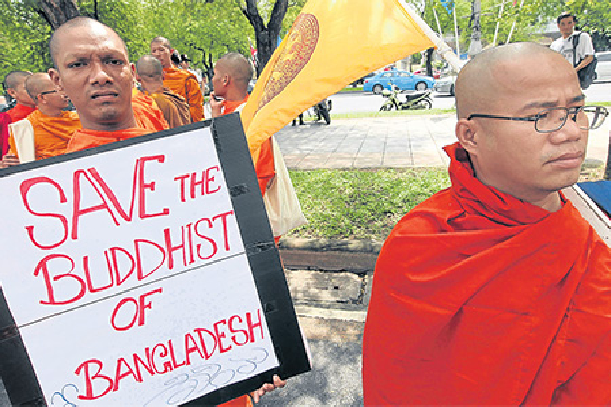 ชาวพุทธไทยตื่นตัว จากเสียงร้องของชาวพุทธในบังกลาเทศ ชาวพุทธไทยตื่นตัว จากเสียงร้องของชาวพุทธในบังกลาเทศ
