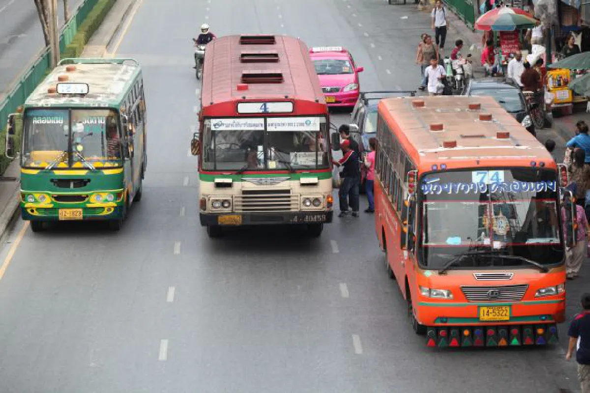 Crosswalk death: Bus hits 70-year-old