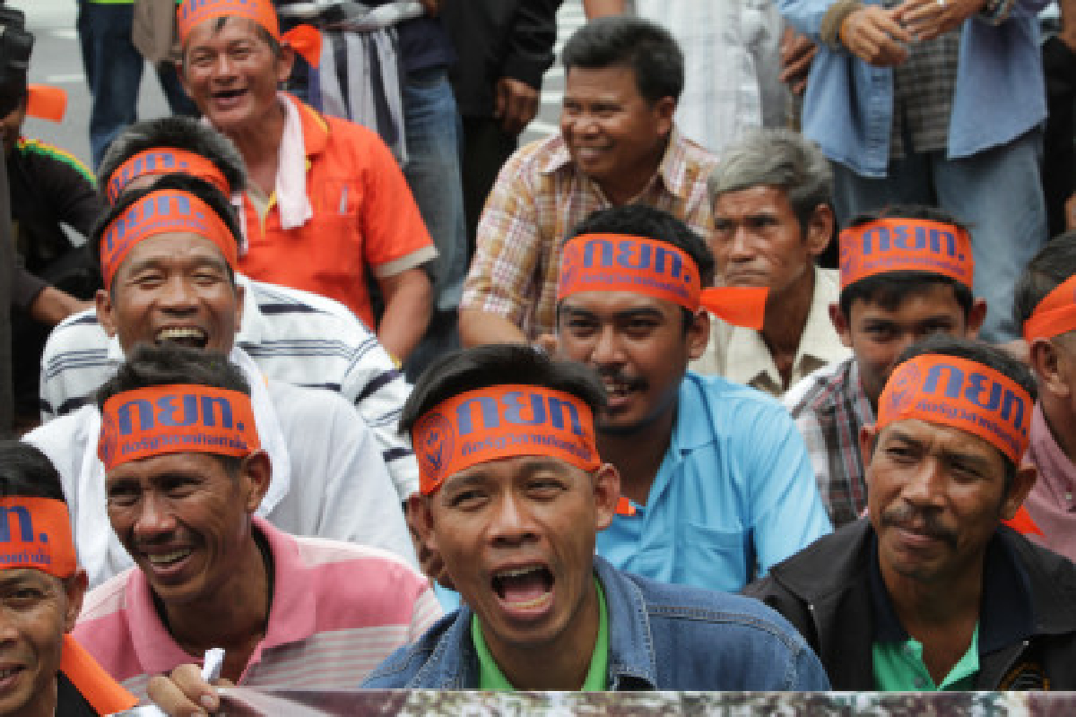 ม็อบสวนยางร้องนายกฯเร่งรัดเงินค่ายาง ม็อบสวนยางร้องนายกฯเร่งรัดเงินค่ายาง