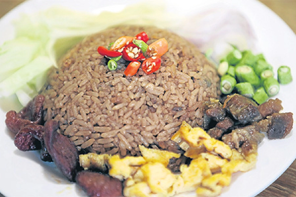 ข้าวคลุกกะปิรสเด็ด ของ บีมรุสนันท์ ภวภูตานนท์ ณ มหาสารคาม