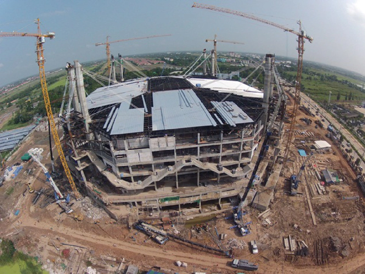 Rush to finish ?almost ready? stadium