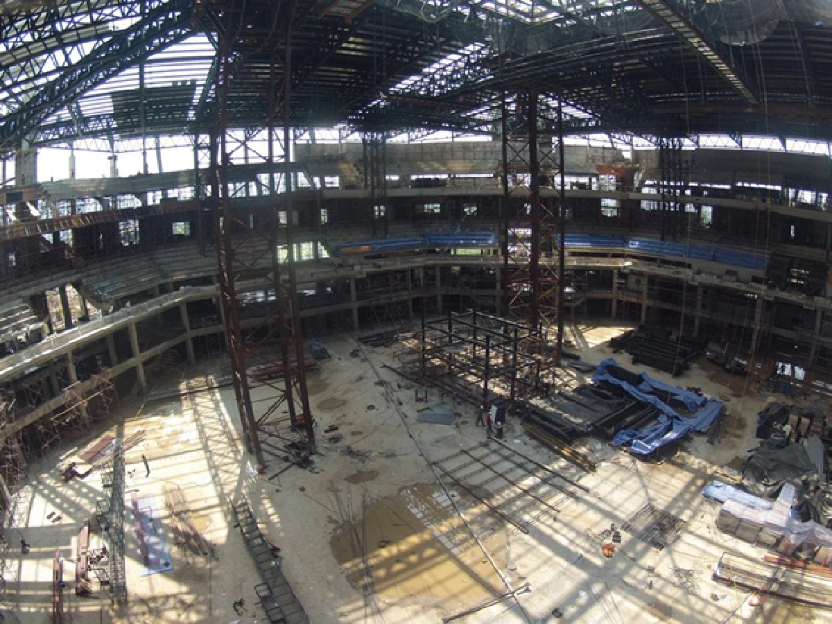 Rush to finish ?almost ready? stadium