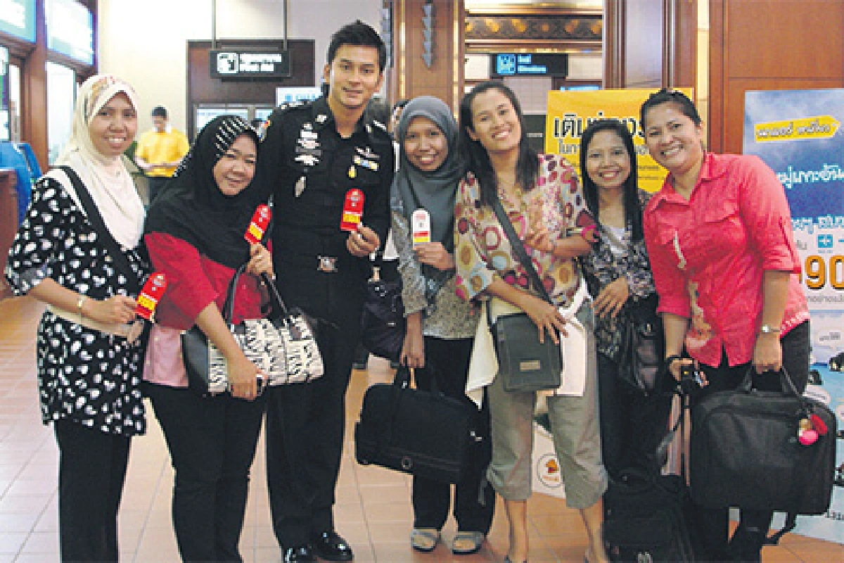 สวยๆ หล่อๆ ตำรวจสุดฮอต พ.ศ.นี้