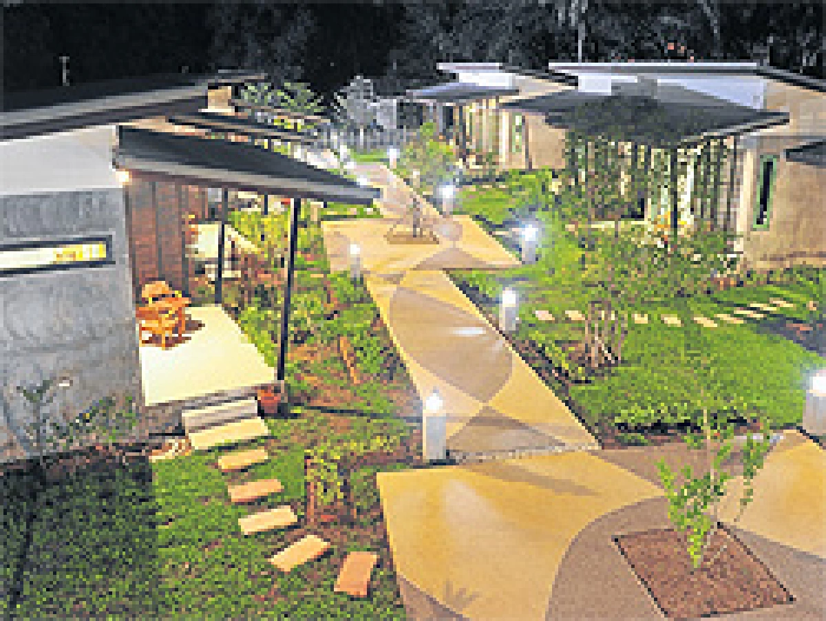 The Gleam สตูลเปล่งแสง