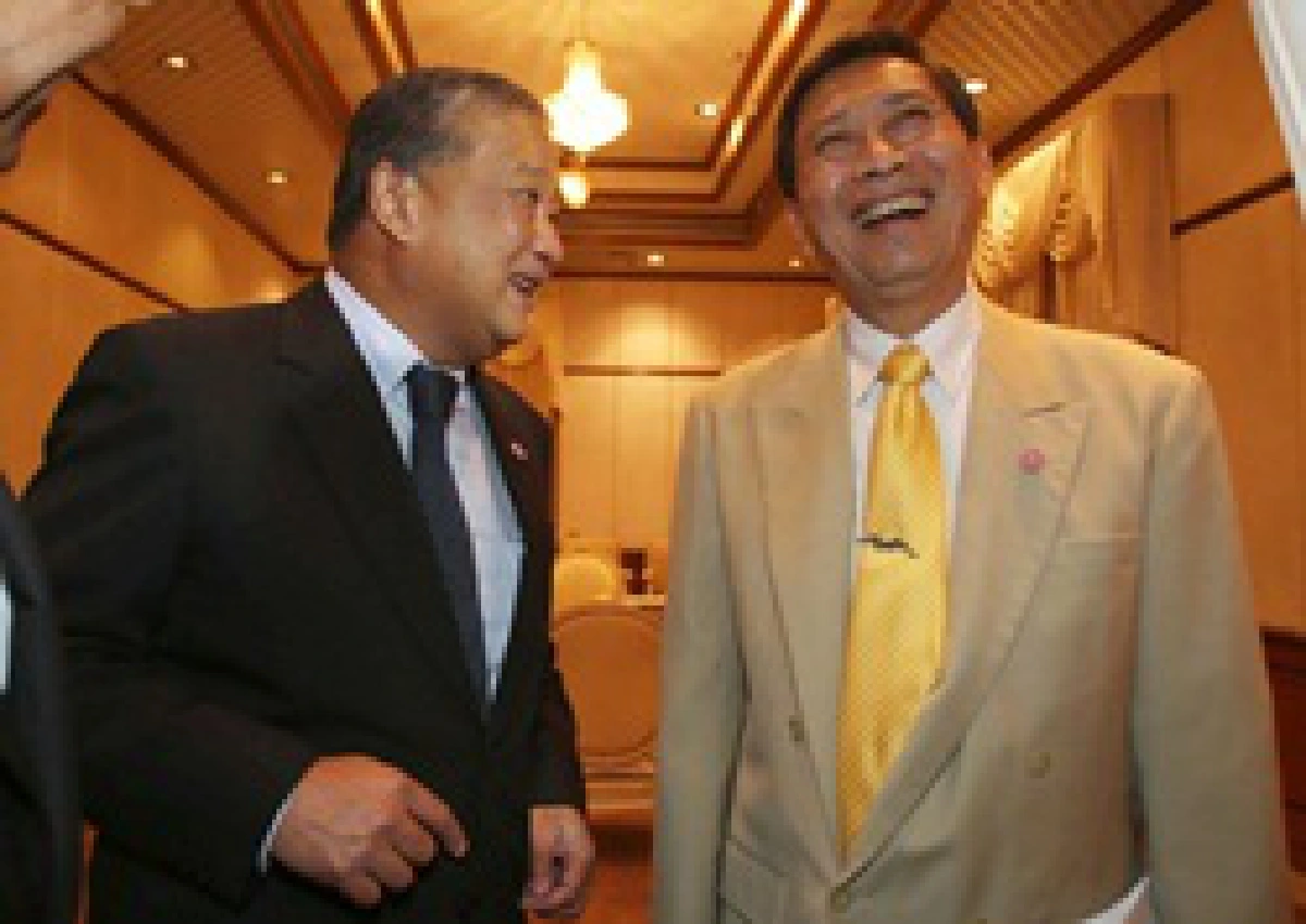 Learn Thai: Sandbag meeting, a Thai version