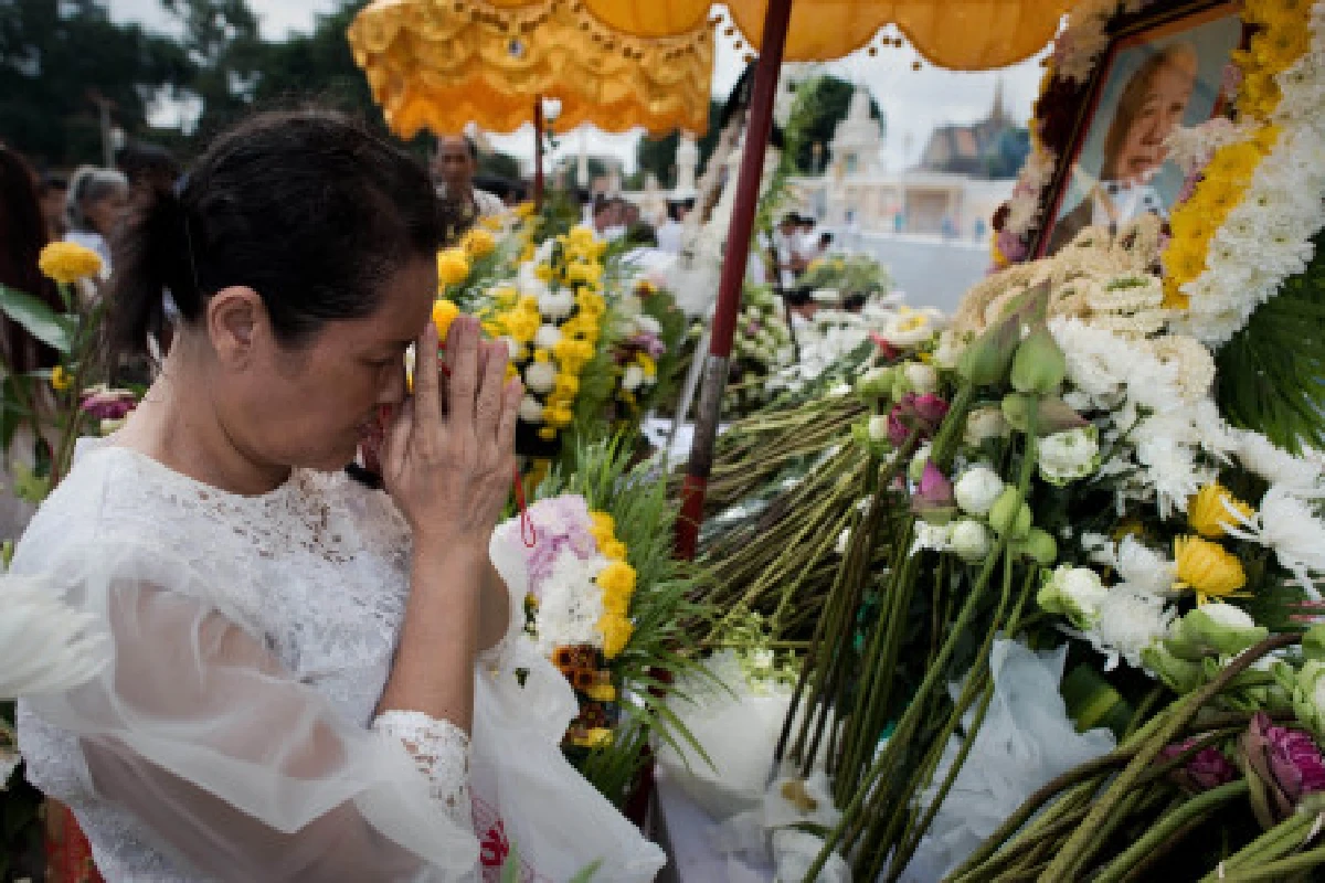 เคลื่อนพระศพสมเด็จสีหนุกลับกัมพูชา