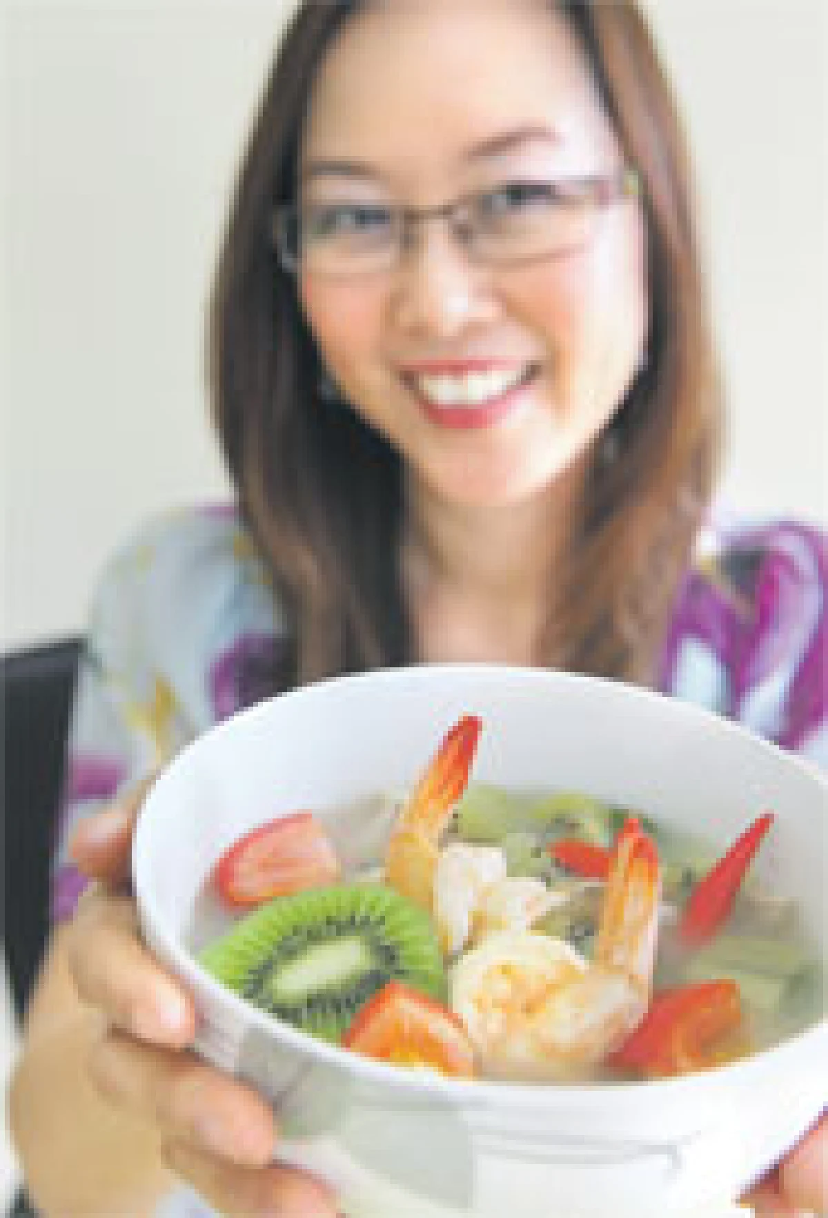 ต้มยำกุ้งน้ำใสกีวี เปรี้ยวๆ หวานๆ ลูกผสมสไตล์ไทยแท้ ฝีมือ ช่อทิพย์ ประมูลผล
