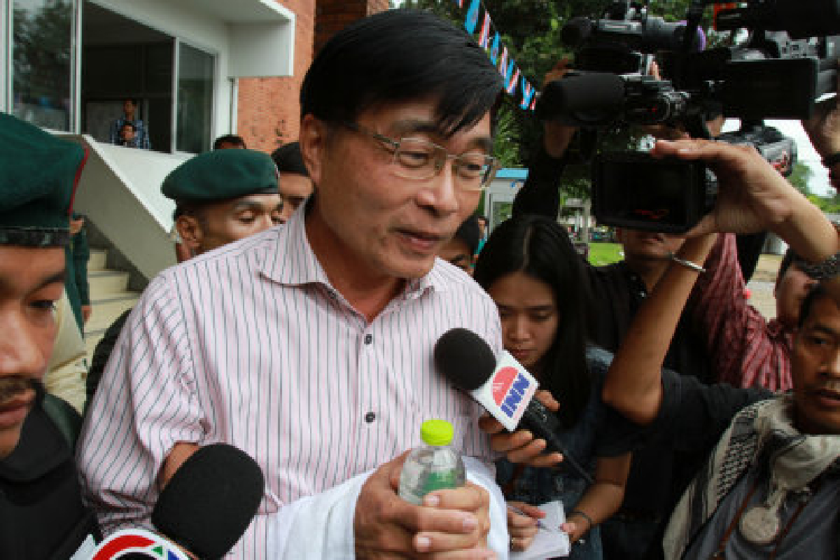 ตำรวจพากะลาค้นบ้านหมอสุพัฒน์ ตำรวจพากะลาค้นบ้านหมอสุพัฒน์