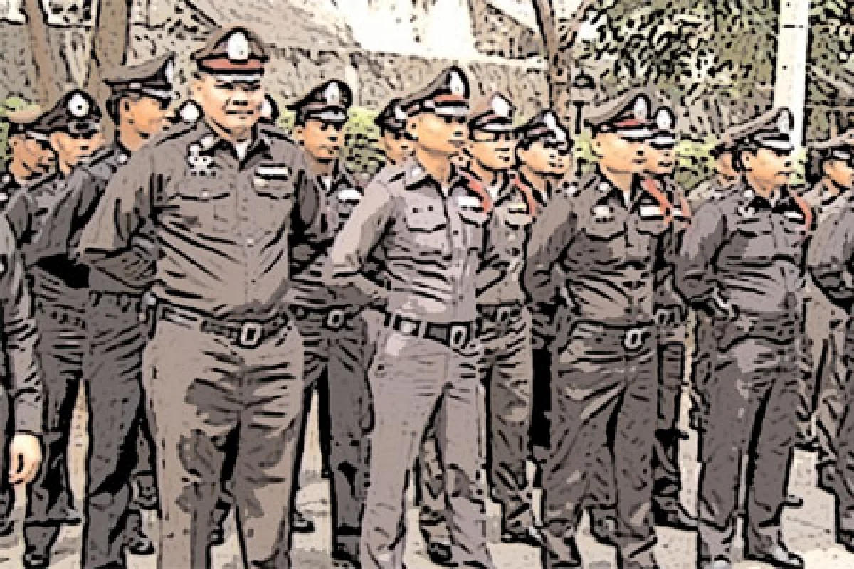 ขันนอตสีกากี ลบรอยด่าง ‘ตำรวจโจร’