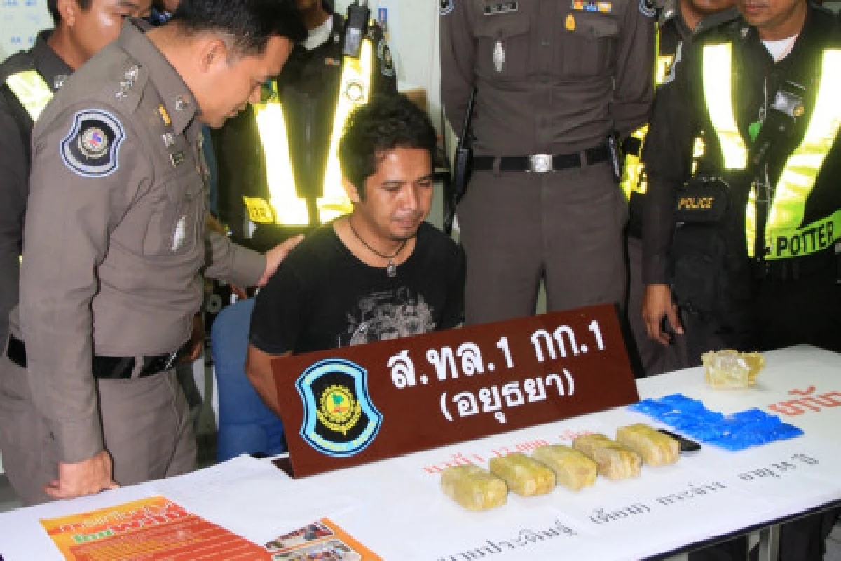 ตร.ทางหลวงไล่จับพ่อค้ายาบ้ายึด1.2หมื่นเม็ด