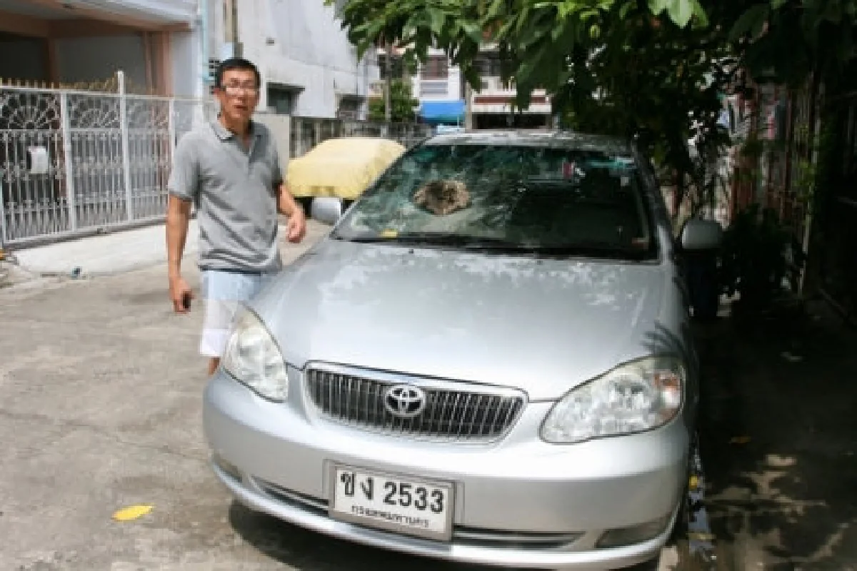 บก.แนวหน้าเจอโจรทุบกระจกรถยนต์พัง