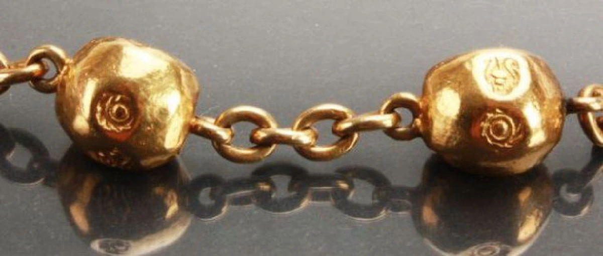 อังกฤษเปิดประมูลสร้อยร.6