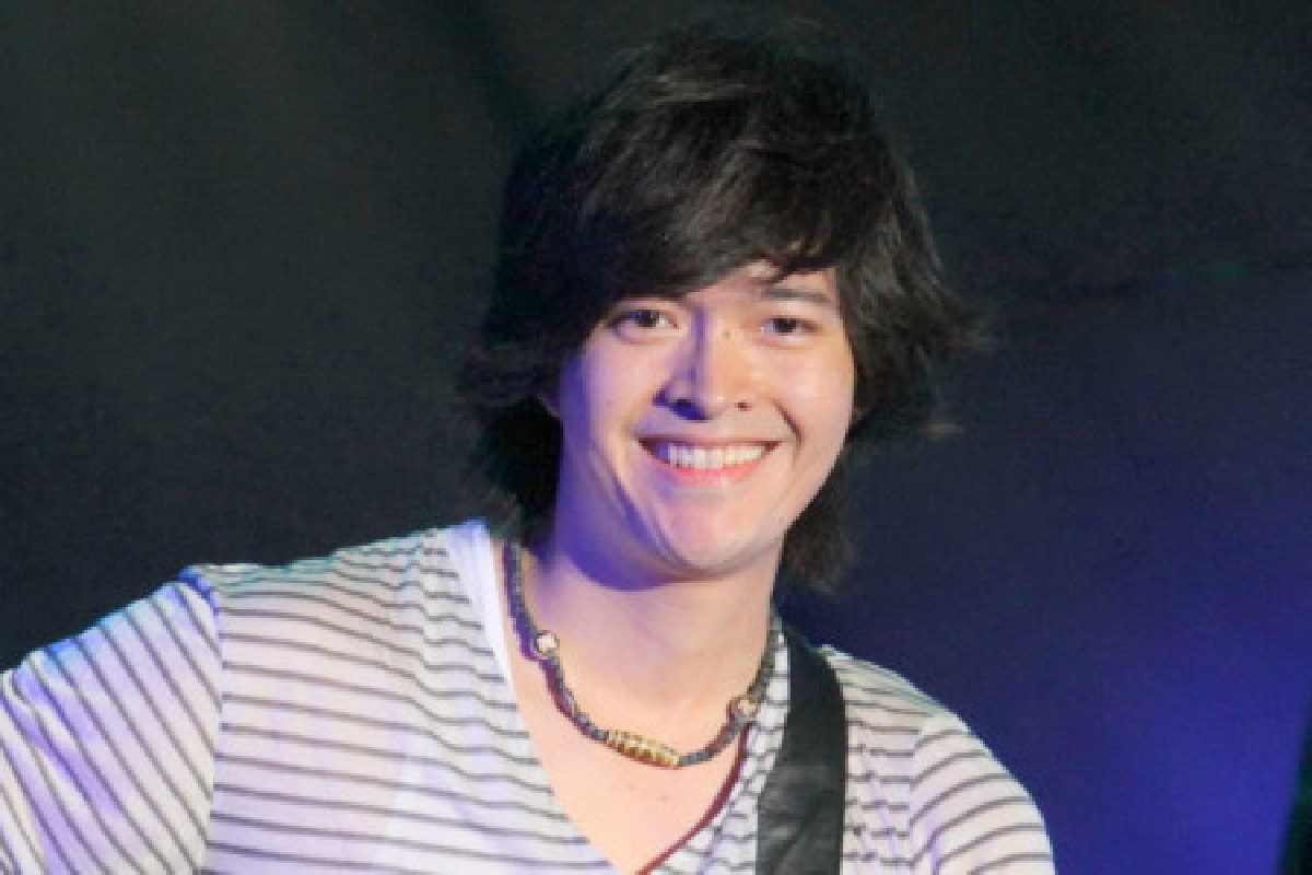 "แหนม รณเดช"เจอทุบรถเบนซ์ฉกไอแพด "แหนม รณเดช"เจอทุบรถเบนซ์ฉกไอแพด