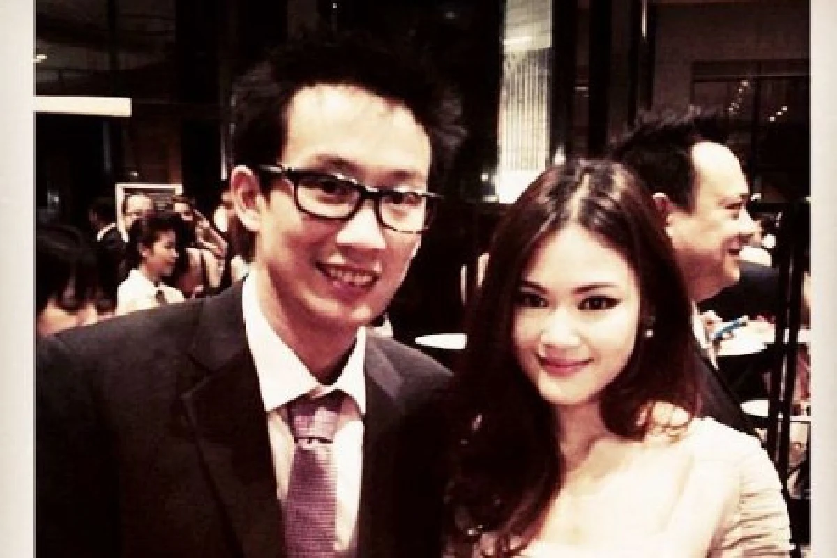 เปิดตัวจุ๊บจิ๊บว่าที่คู่หมั้นพานทองแท้