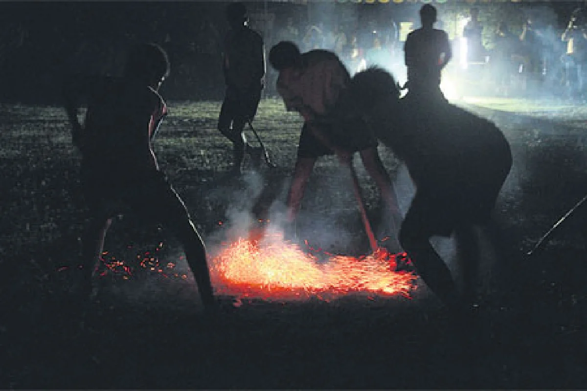 โฮมบุญออกพรรษา ‘แห่กระธูป’