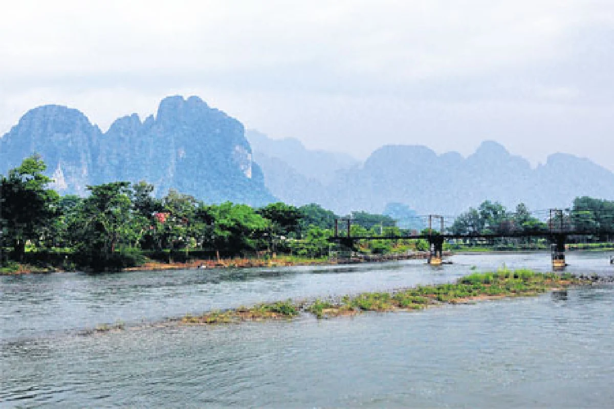 สปป.ลาว ตอนที่ 3 : ฟ้าสางที่วังเวียง