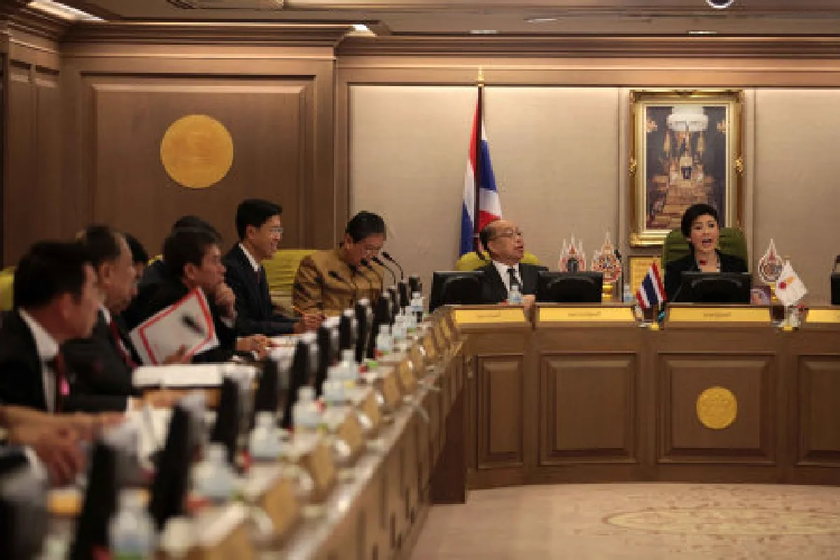 เอแบคโพลเผยคนจี้นายกฯแจงซักฟอกเอง