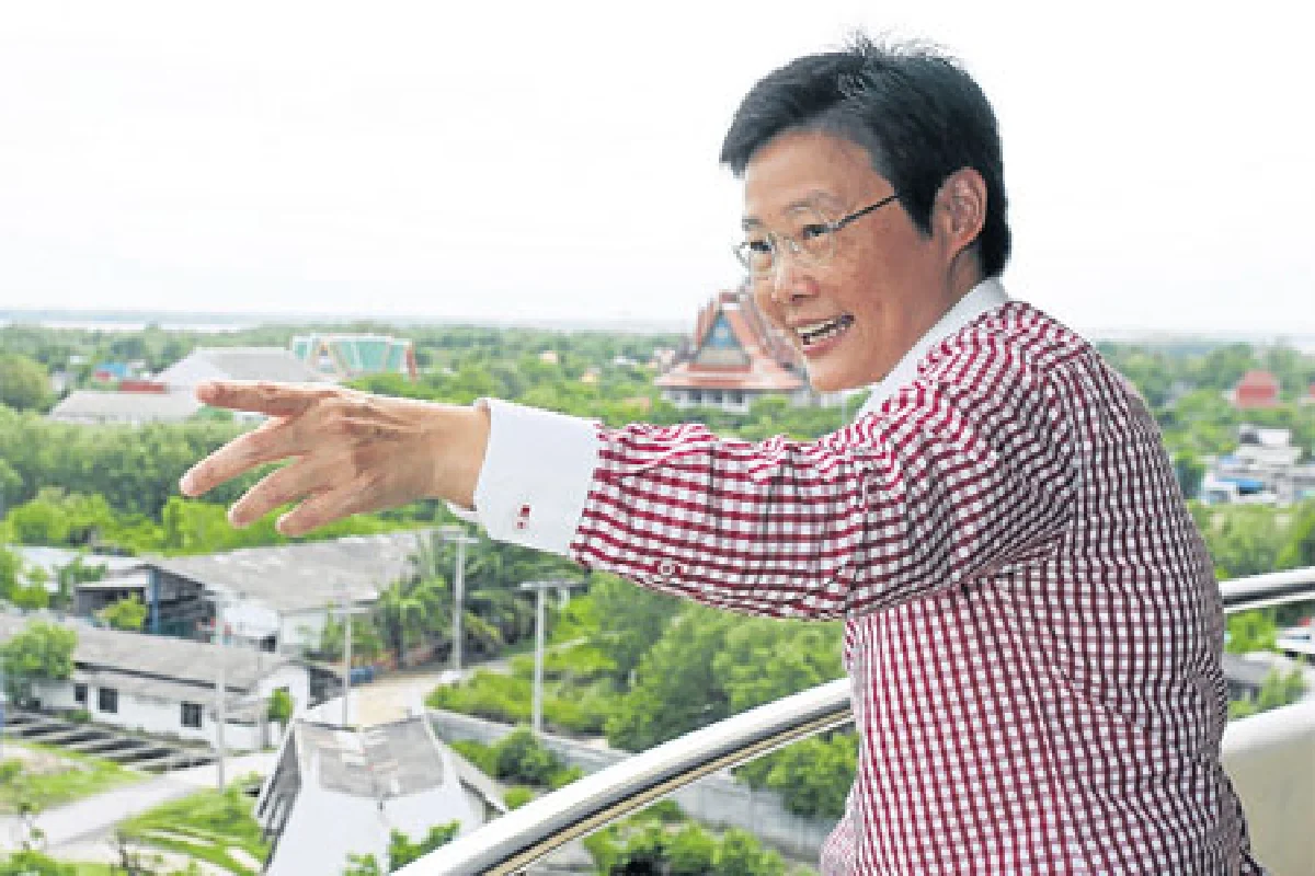 แอบดูเบื้องหลังสตรีเหล็ก นาฏ ฟองสมุทร