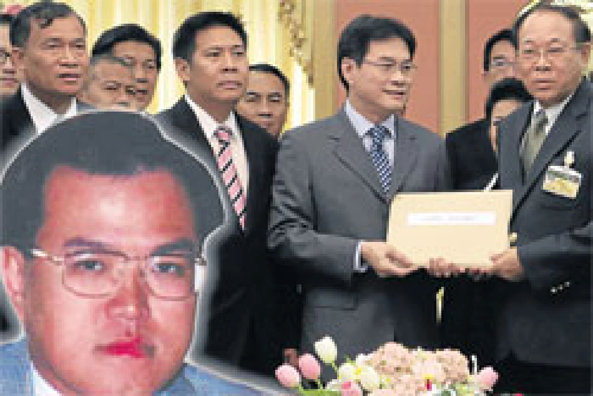 ถอดหมวกฝ่ายค้าน ภท.รอเสียบรัฐบาลปู