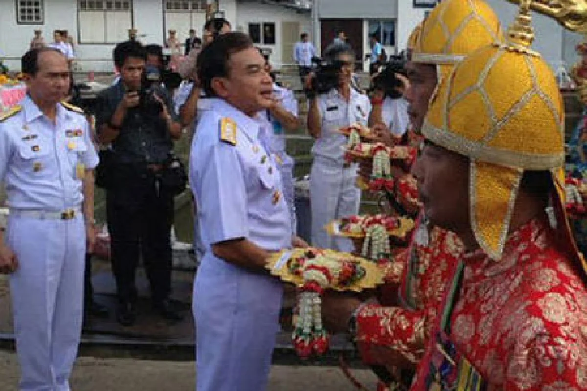 กองทัพเรือบวงสรวงสิ่งศักดิ์สิทธิ์