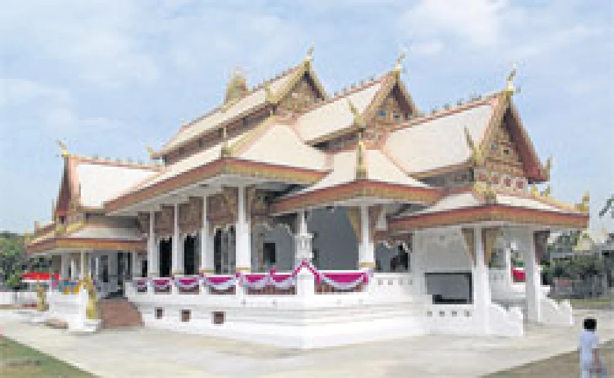 สมเด็จพระมหามุนีวงศ์  ไปอินเดียเช้า - กลับเย็น เพื่อเป็นประธานทอดกฐินพระราชทานวัดป่าพุทธคยา