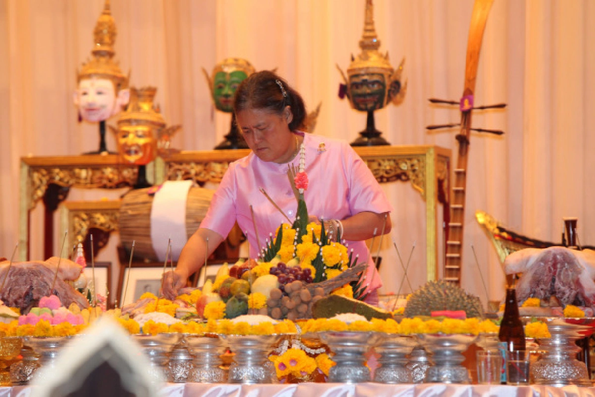 สมเด็จพระเทพฯทรงร่วมไหว้ครูดนตรีไทย