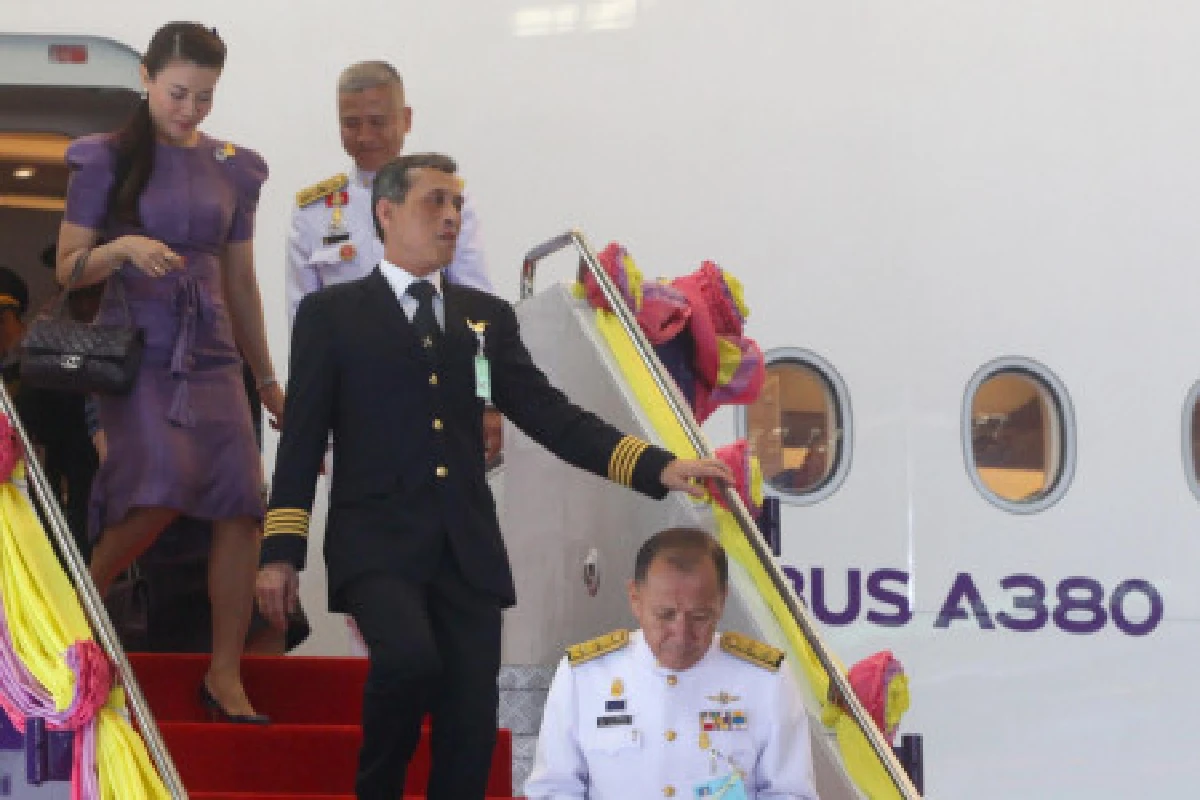 สมเด็จพระบรมฯทรงเป็นกัปตันเที่ยวบินมหากุศล