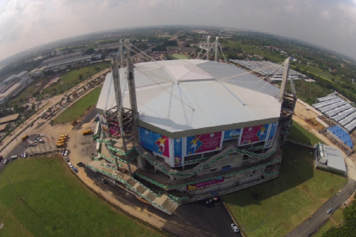 จี้ปู-มาร์ครับผิดชอบสร้างสนามฟุตซอลไม่ทัน