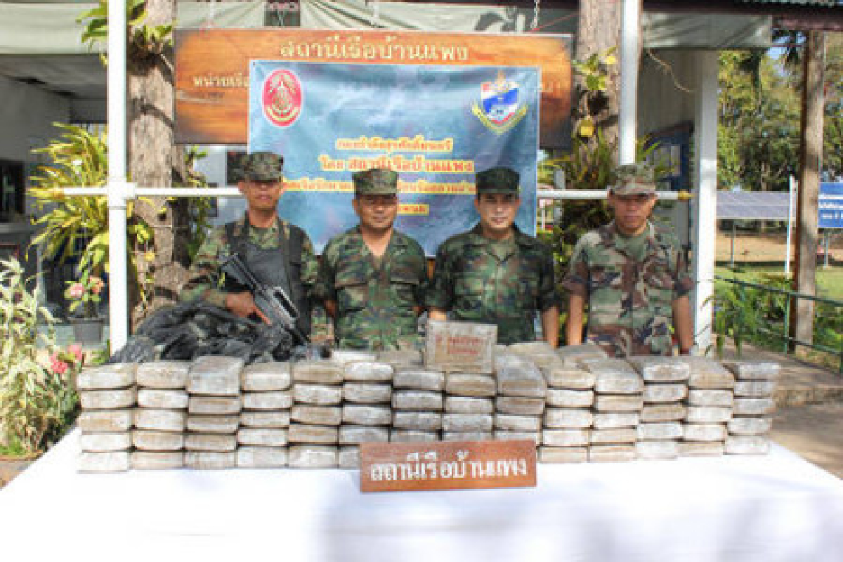 ยึดกัญชา101กก.ลอบขนทางแม่น้ำโขง ยึดกัญชา101กก.ลอบขนทางแม่น้ำโขง