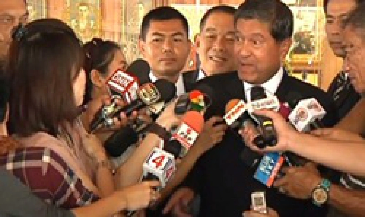 Learning Thai: The Chalerm-Somjit quarrel