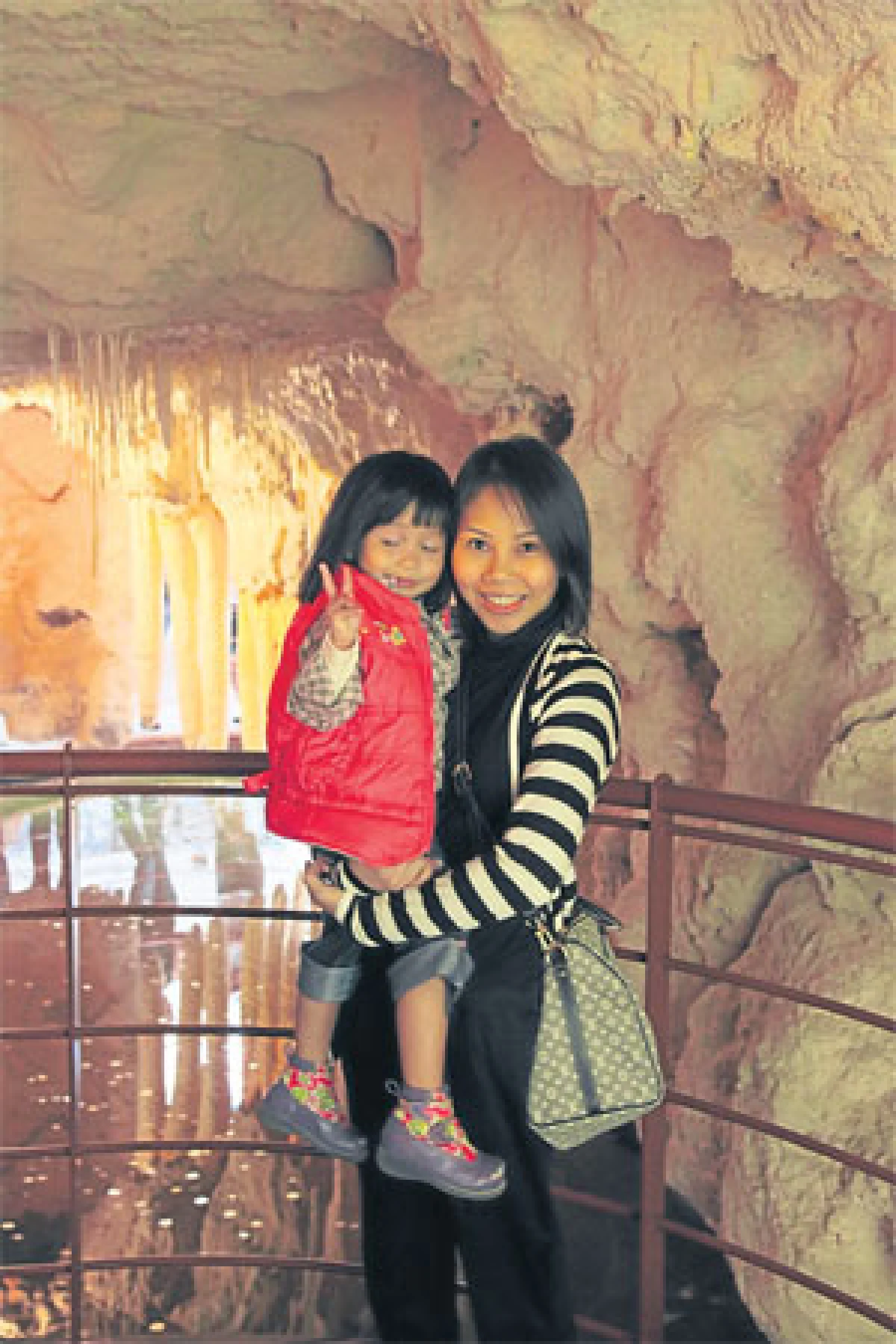 ศิริธร ธำรงนาวาสวัสดิ์ กะเตงลูกเที่ยว