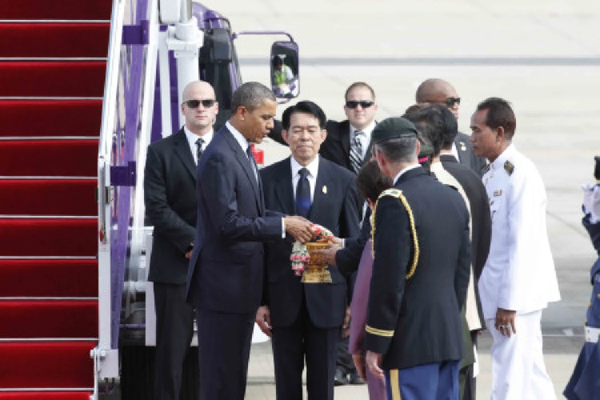 โอบามาถึงไทยแล้วจนท.ดูแลความปลอดภัยเข้ม