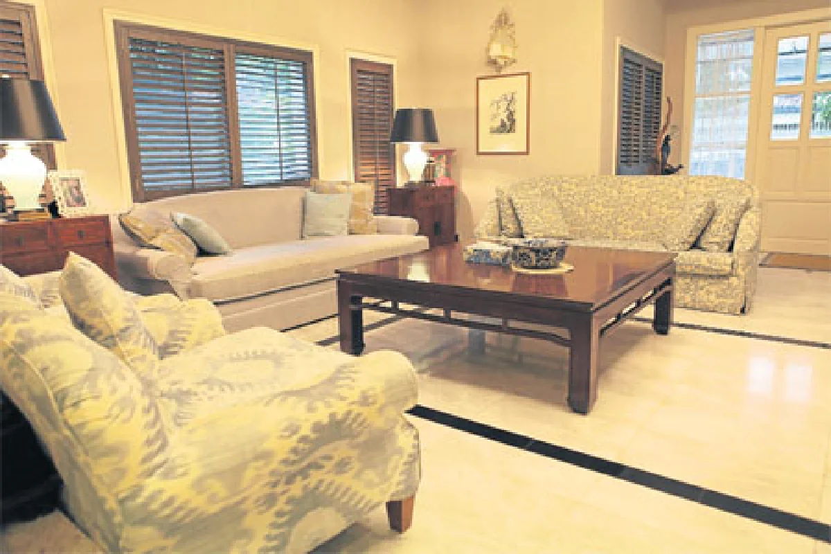 โลก (ใบเล็ก) สีพาสเทล ของพี่น้องสองสาว