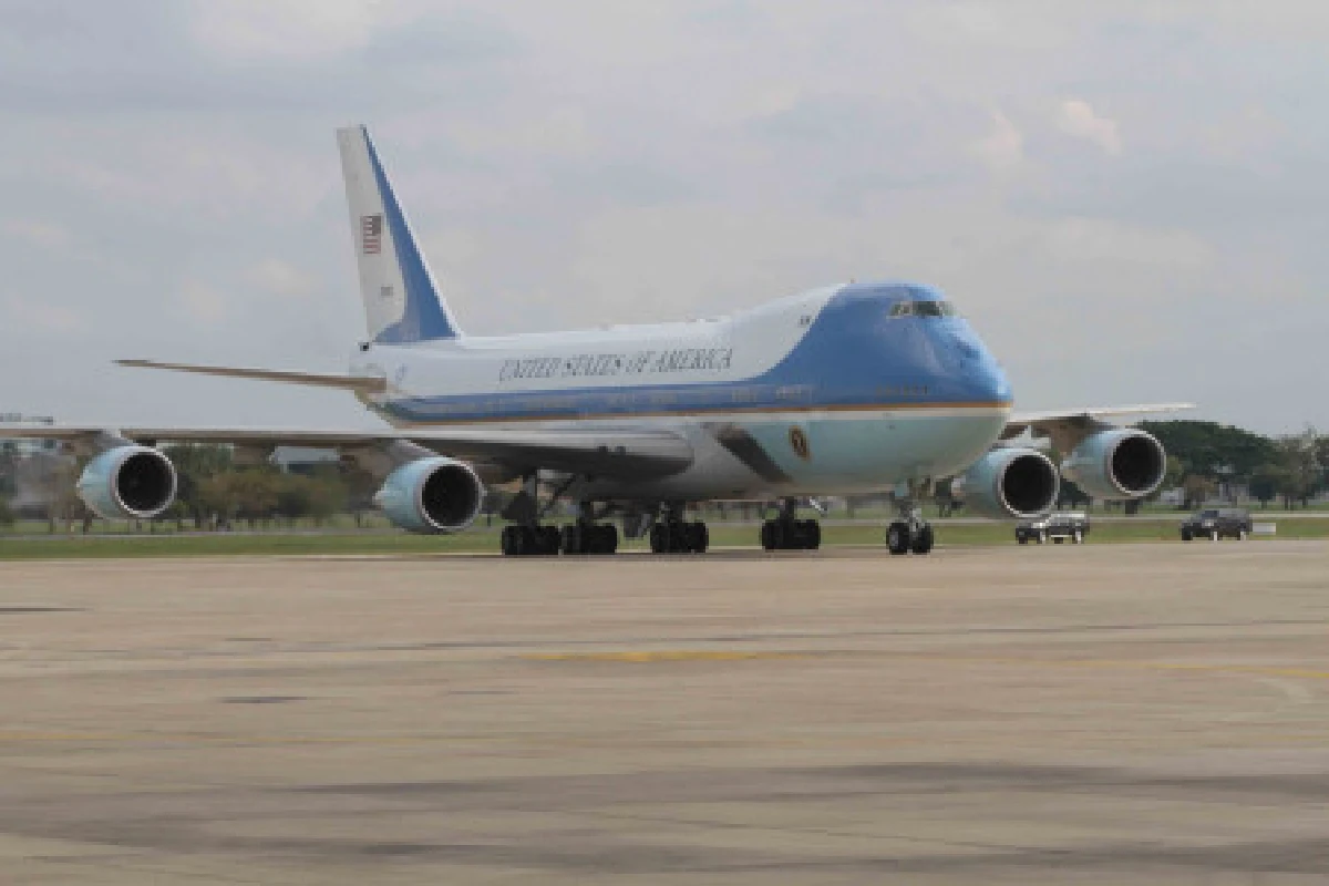 โอบามาถึงไทยแล้วจนท.ดูแลความปลอดภัยเข้ม