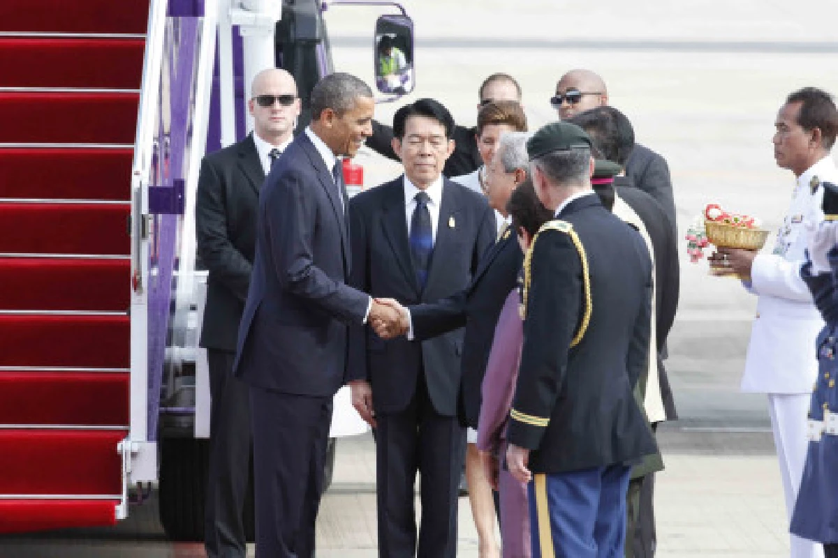 โอบามาถึงไทยแล้วจนท.ดูแลความปลอดภัยเข้ม
