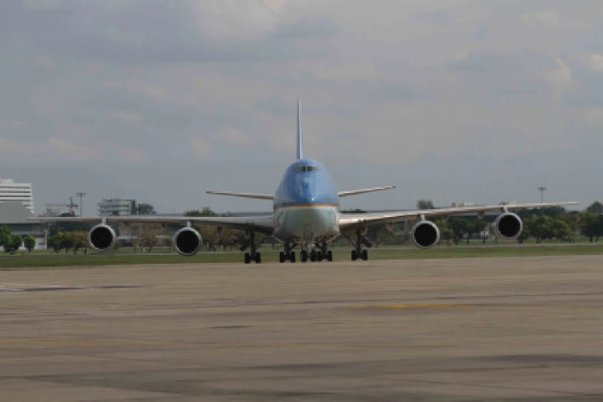 โอบามาถึงไทยแล้วจนท.ดูแลความปลอดภัยเข้ม