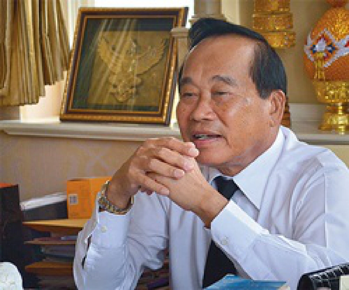 Learn Thai: "Attracting guests"