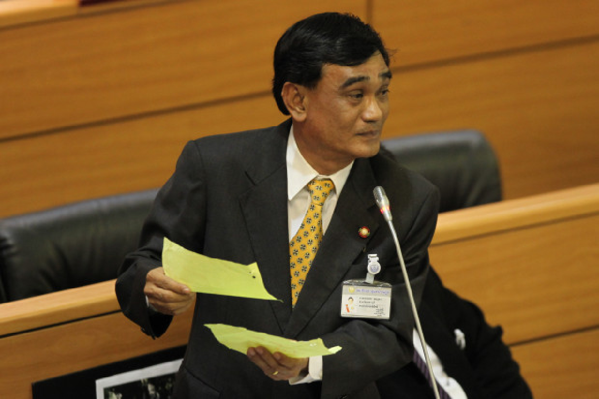 ฝ่ายค้านซัดสารพัดวิธีทุจริตจำนำข้าว ฝ่ายค้านซัดสารพัดวิธีทุจริตจำนำข้าว