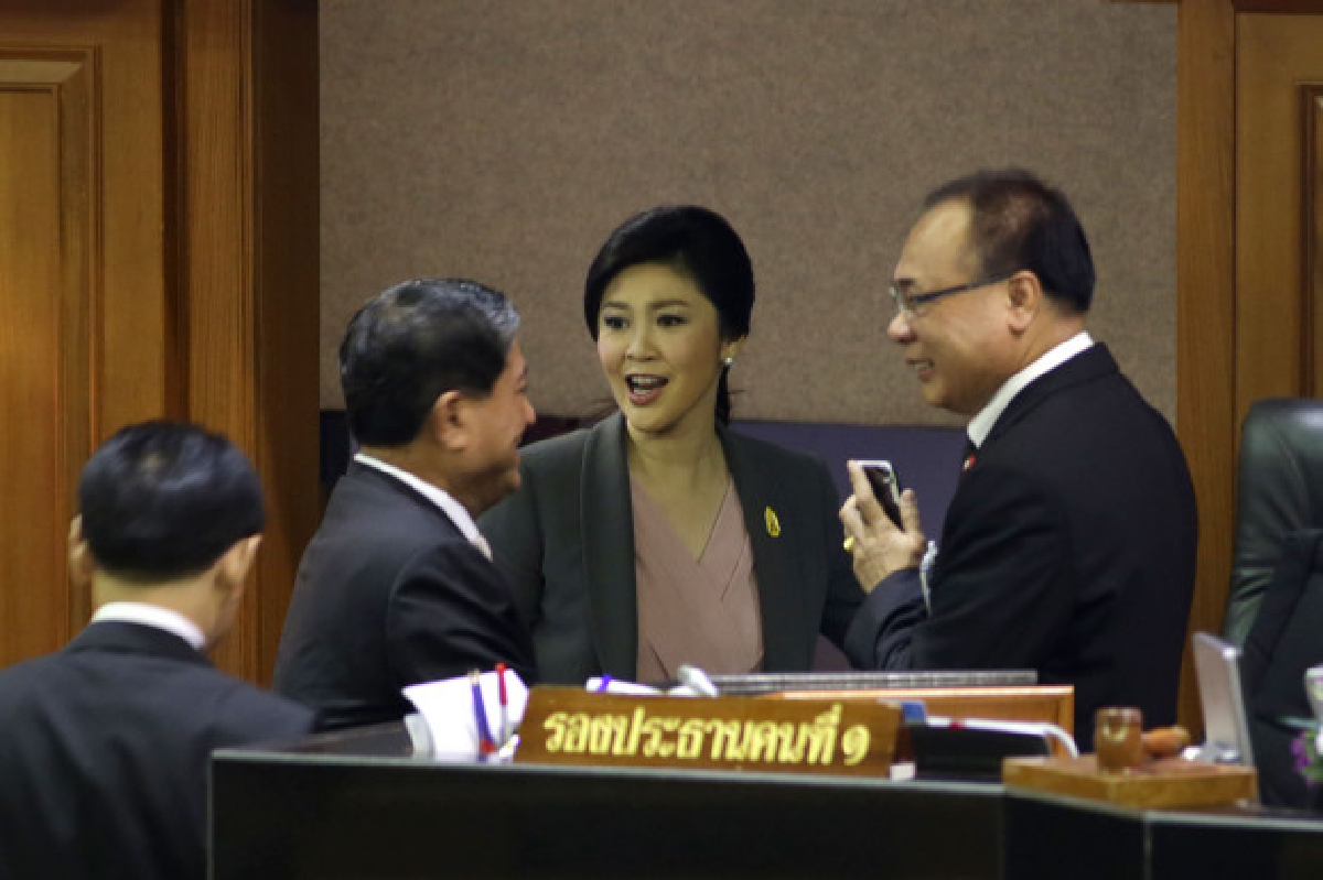 สภามีมติไว้วางใจ ยิ่งลักษณ์นั่งนายกฯต่อ สภามีมติไว้วางใจ ยิ่งลักษณ์นั่งนายกฯต่อ