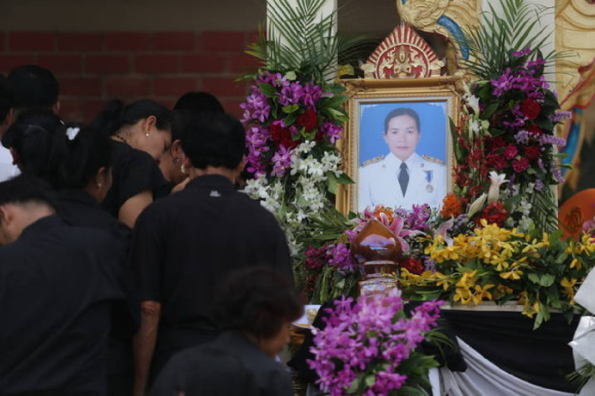 พระราชทานเพลิงศพครูเหยื่อไฟใต้ พระราชทานเพลิงศพครูเหยื่อไฟใต้