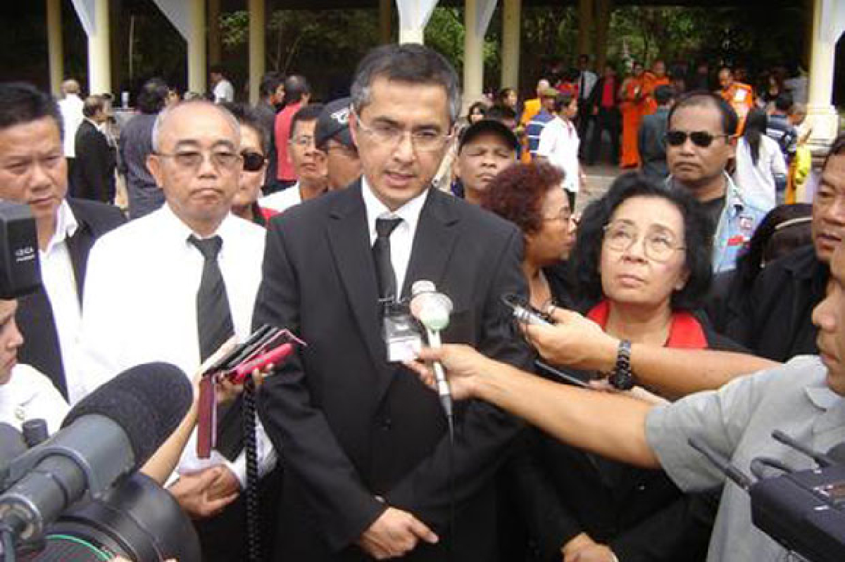 คมสันต์ ฟันธง ก่อแก้ว พ้นสส. คมสันต์ ฟันธง ก่อแก้ว พ้นสส.