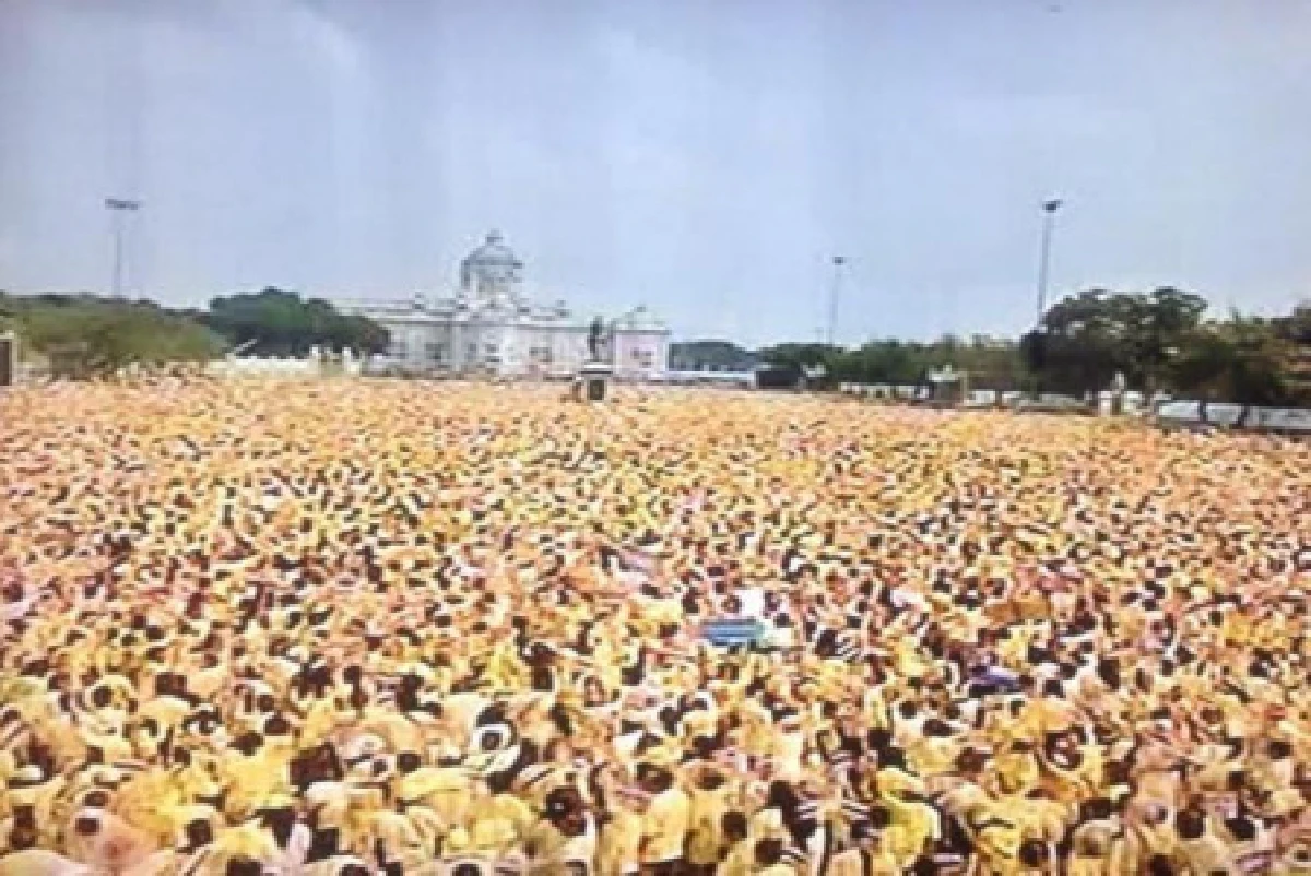 ในหลวงพระพักตร์แจ่มใสเสด็จฯพระที่นั่งอนันตฯ