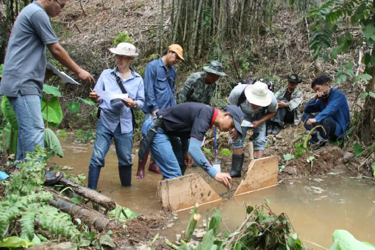 New Sufficiency Economy with Buddhist twist