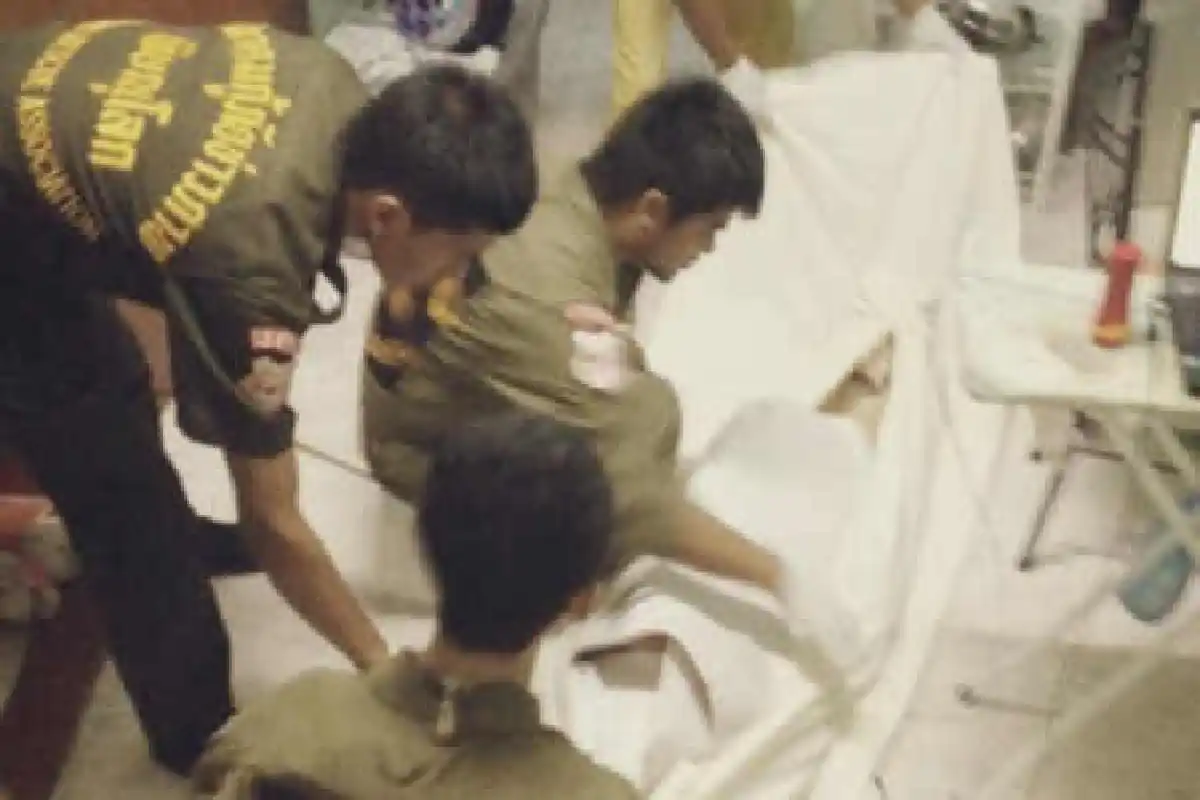 นศ.สาวพิษณุโลกคิดสั้นผูกคอลาโลก