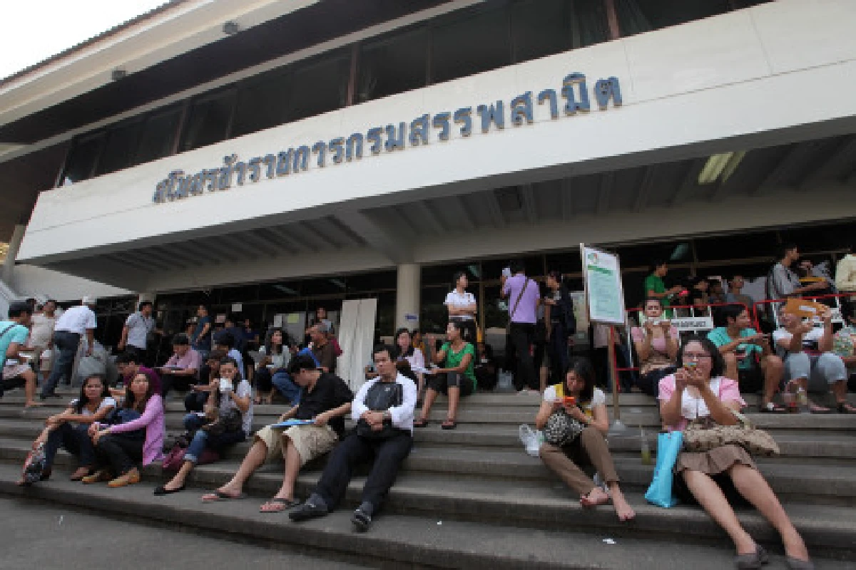 แห่ใช้สิทธิ์รถยนต์คันแรกแน่น