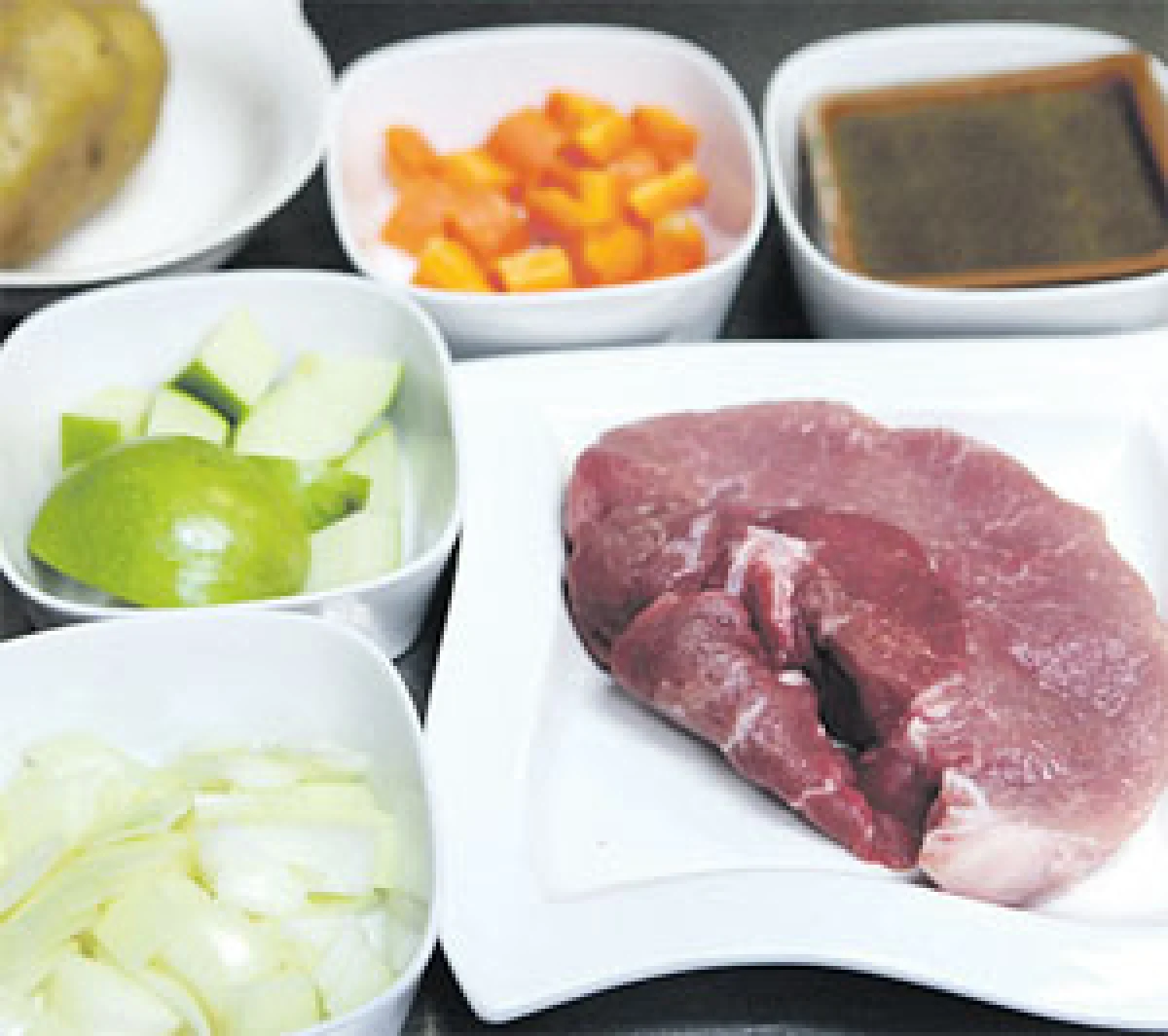 ข้าวแกงกะหรี่หมู ตำรับ “ธนปกรณ์ อุปลกะลิน”