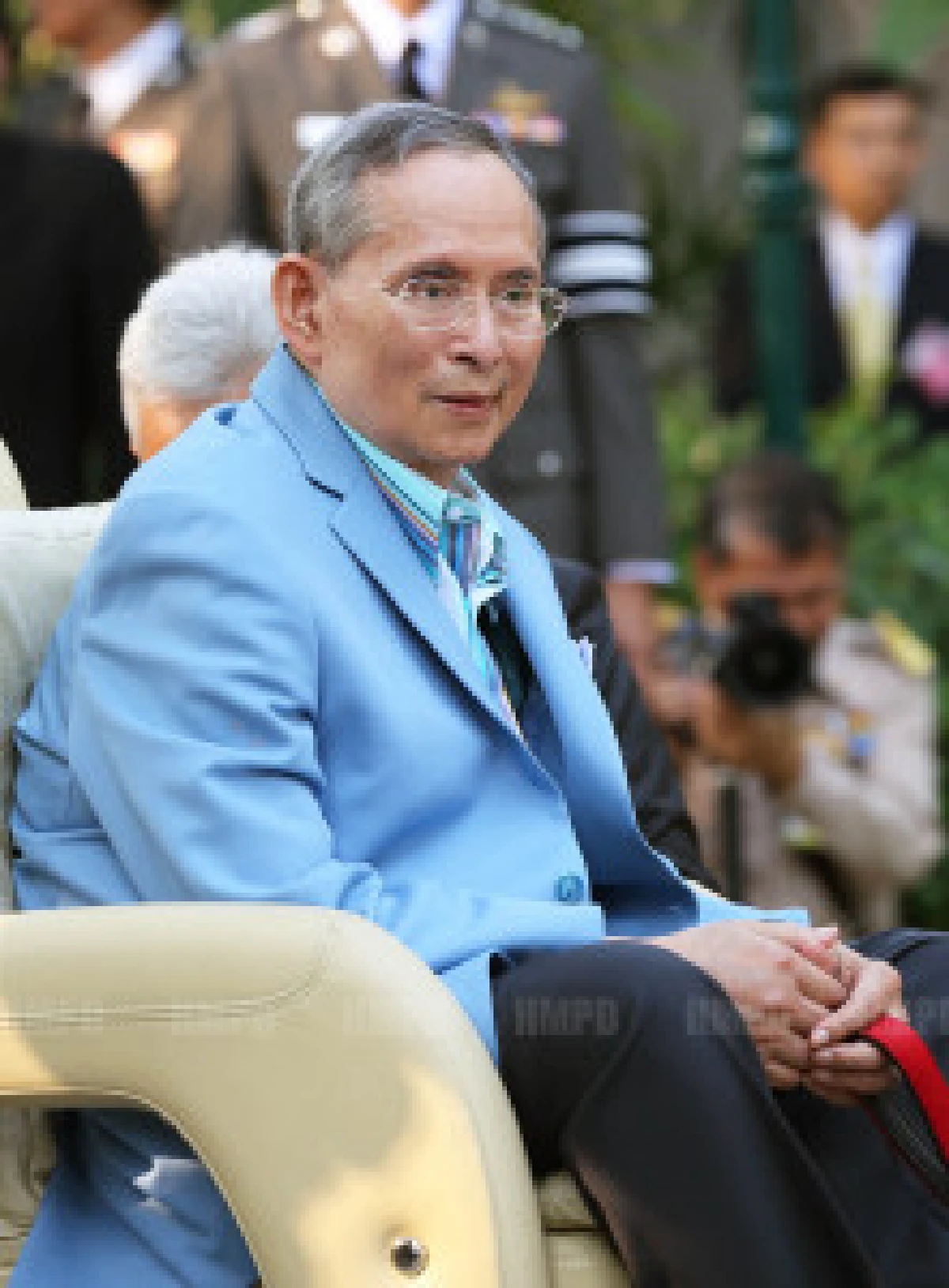 (ชมภาพ)ในหลวงเสด็จฯวัดอนงคาราม
